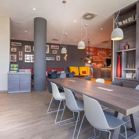 Campanile Berlin Brandenburg Airport Hotell 3*