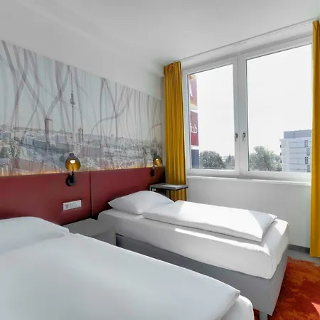 Campanile Berlin Brandenburg Airport Отель 3*