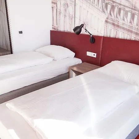 Hotel Campanile Berlin Brandenburg Airport